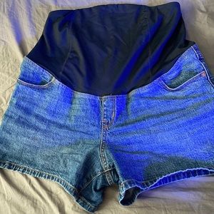 Cute Maternity jean shorts